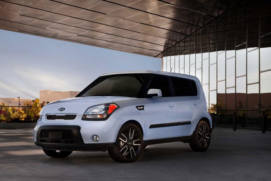  Kia Soul Ghost 2010 года  (фото 13 из 26)